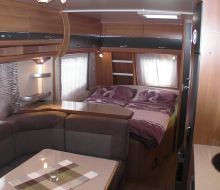 Innenansicht Mietwohnwagen auf Campingplatz Goldbreite in Diemelsee-Heringhausen 