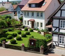Aussenansicht Pension Roemer Diemelstadt-Wrexen mit Garten