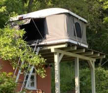 Das Dachzelt auf dem alten Hühnerhaus