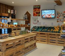 Blick in den Hofladen Wethener Dorfgenuss