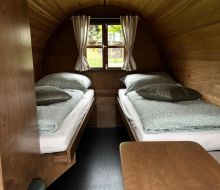 Einzelbetten im Schlaffass Ferienhaus Berger Bad Karlshafen