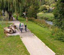 Vier Radfahrer auf dem Diemelradweg in Marsberg